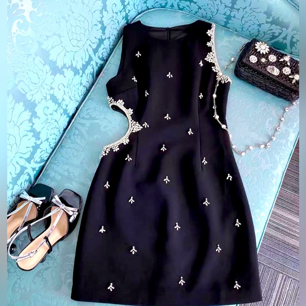 🌸NEW🌸Fashion design black sleeveless dress with rhinestones hollowed dress